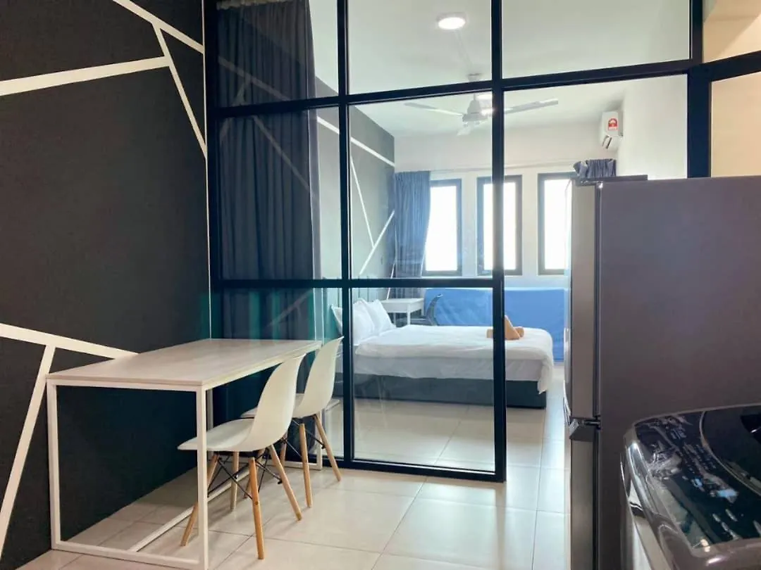 Jovial Modern Cozy Homestay 'Meritus Perai Apartment