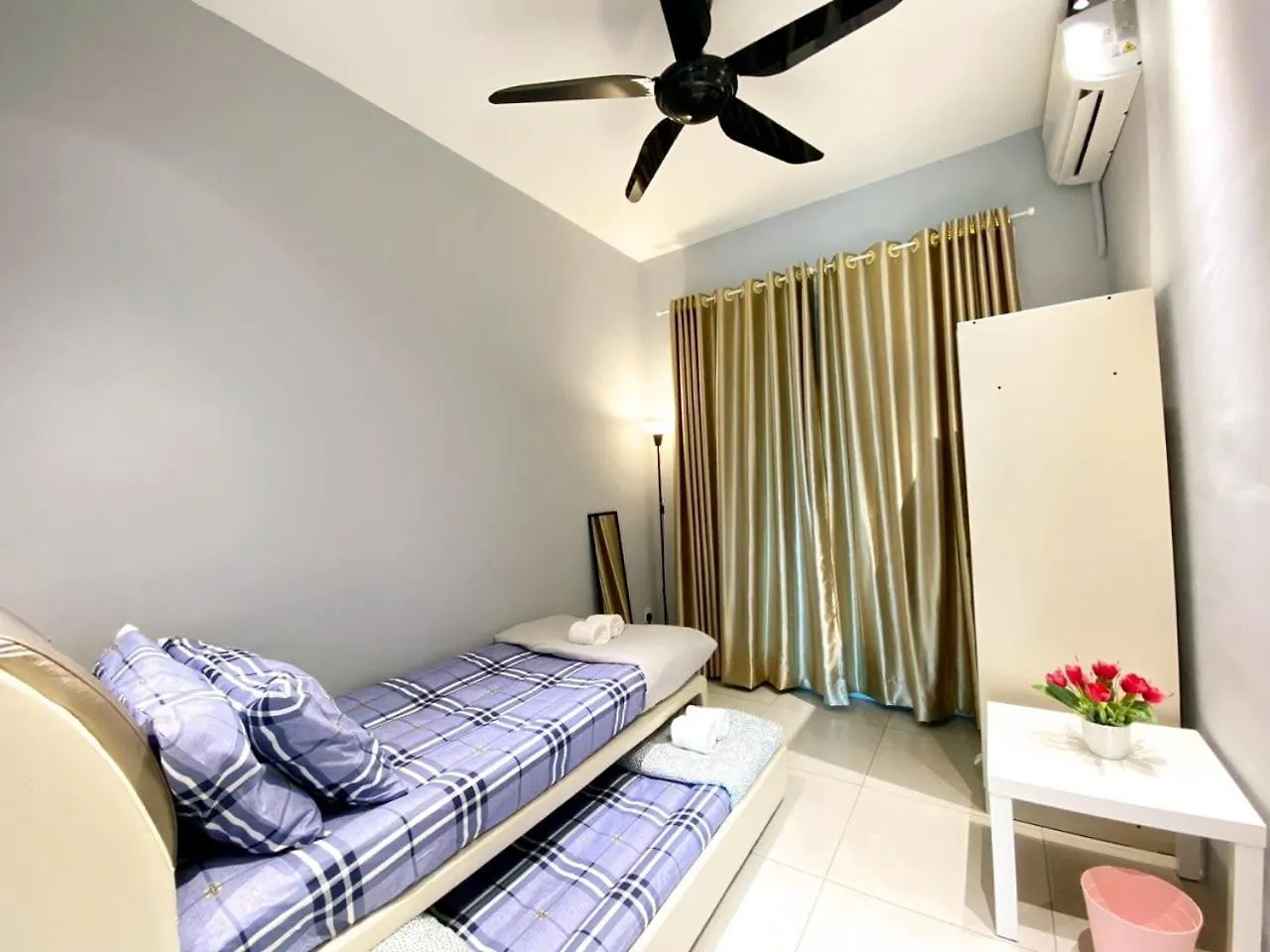 Jovial Modern Cozy Homestay 'Meritus Perai 0*,