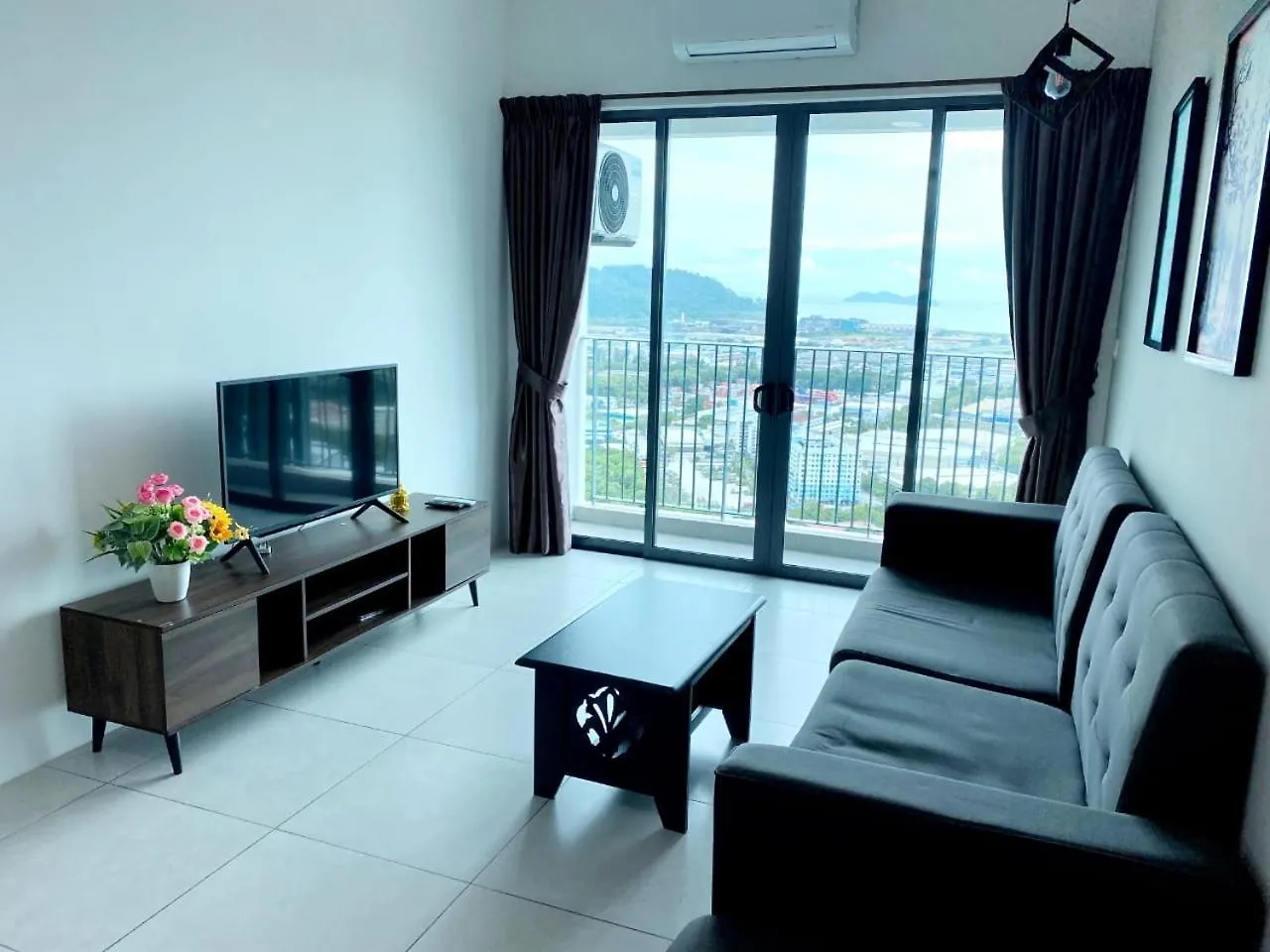 Apartment Jovial Modern Cozy Homestay 'Meritus Perai