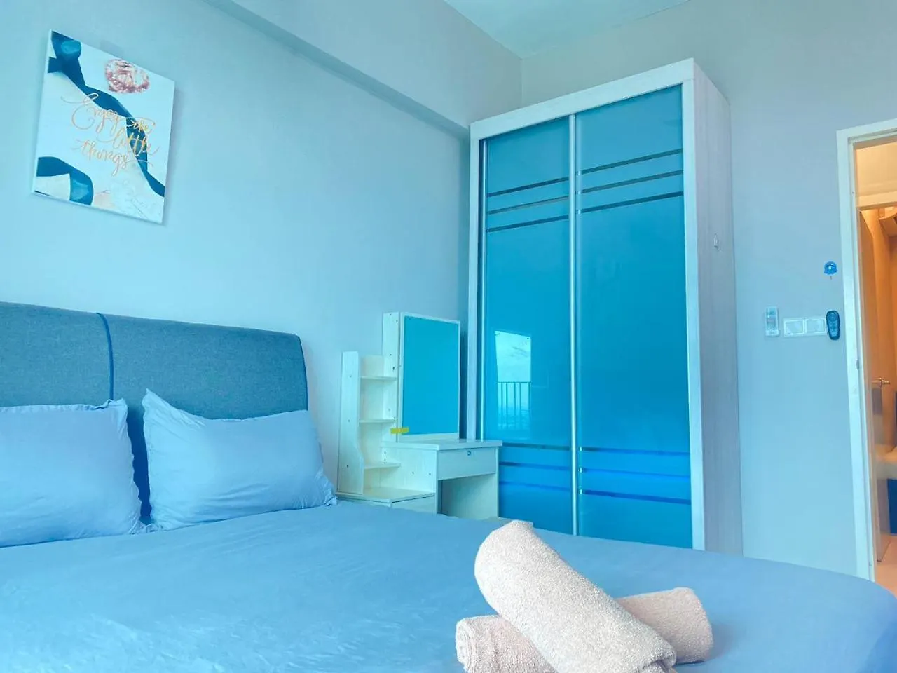 Jovial Modern Cozy Homestay 'Meritus Perai Apartment